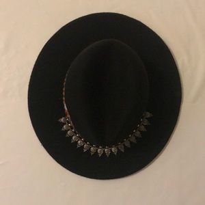 Zara Hat